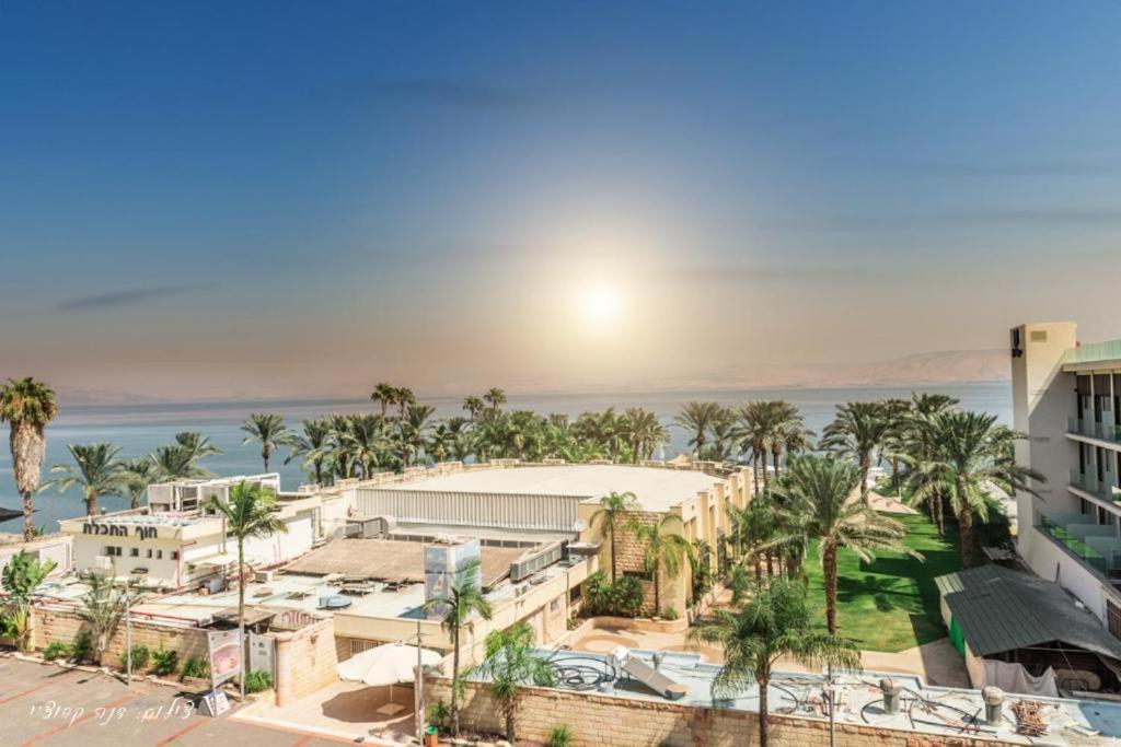 Kings Towers Blue Beach Tiberias Exterior photo